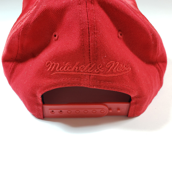 Mitchell & Ness Philadelphia 76ers Snapback Hat - Picture 4 of 7